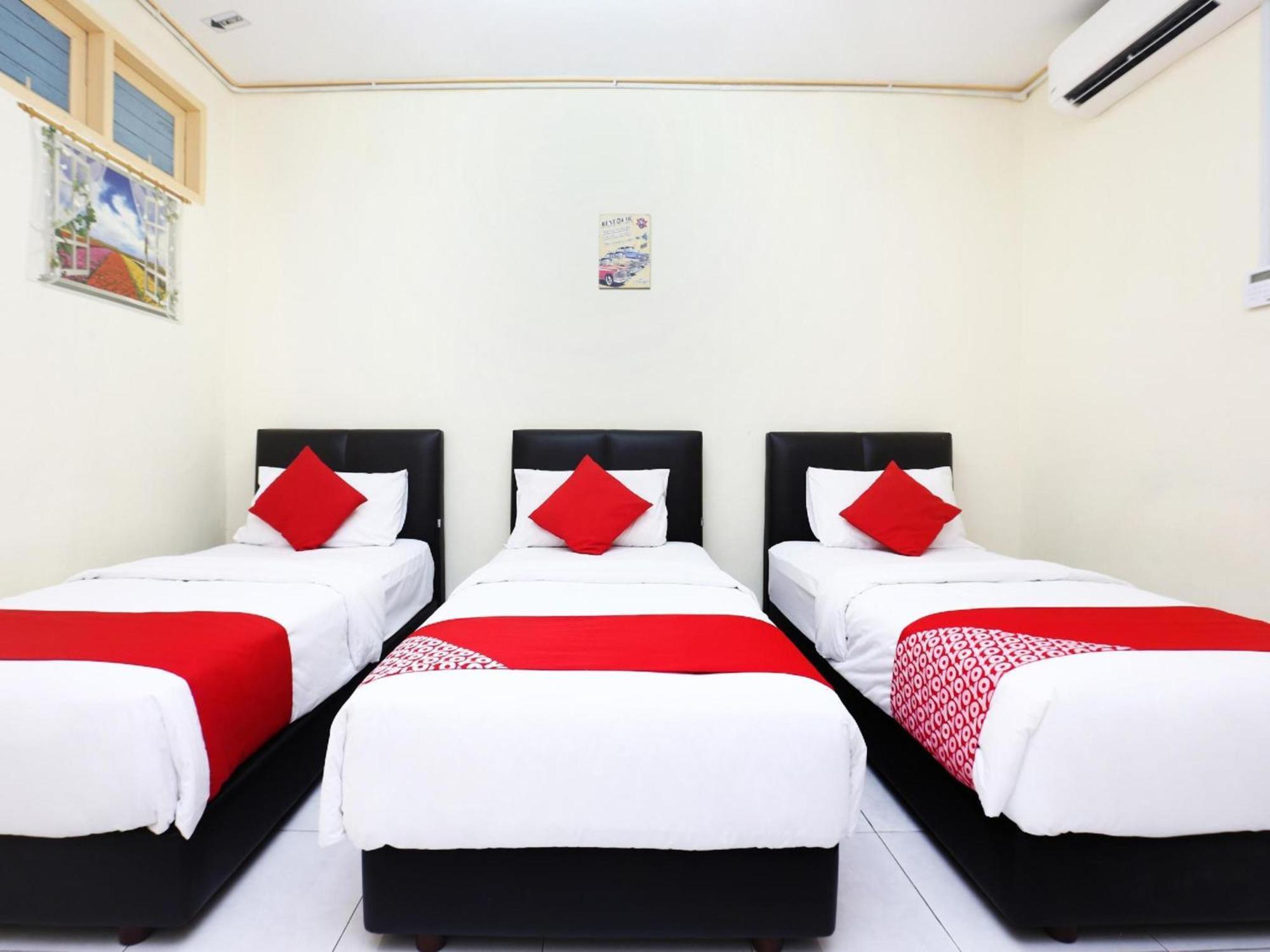 Super Oyo 89640 Hotel Pelangi Marang Eksteriør bilde