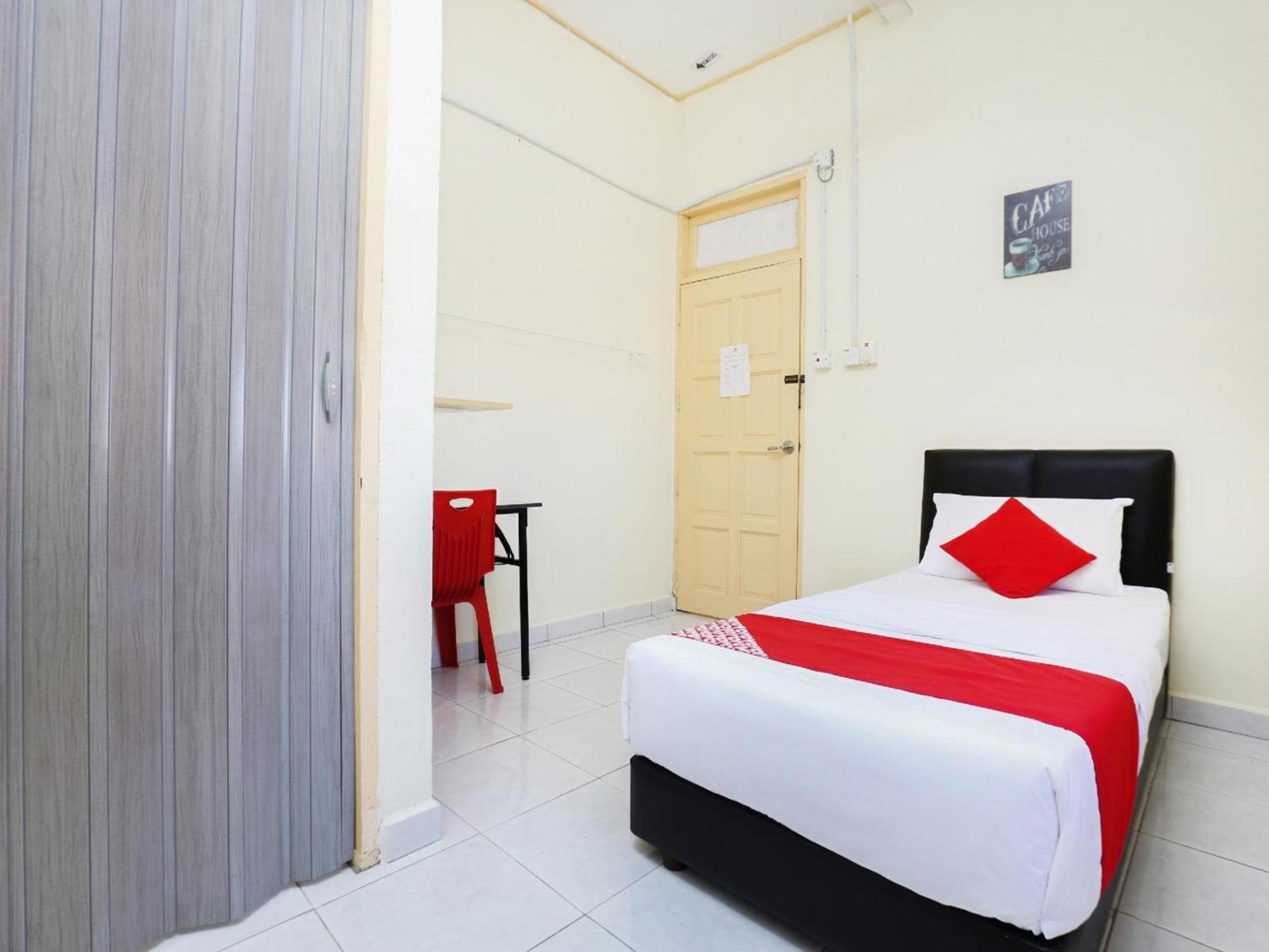 Super Oyo 89640 Hotel Pelangi Marang Eksteriør bilde