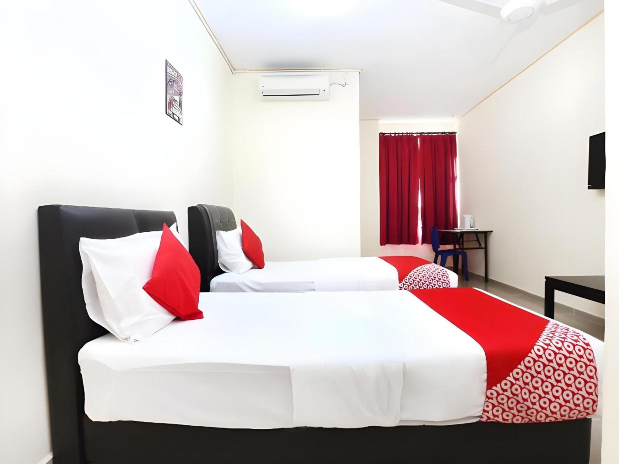 Super Oyo 89640 Hotel Pelangi Marang Eksteriør bilde
