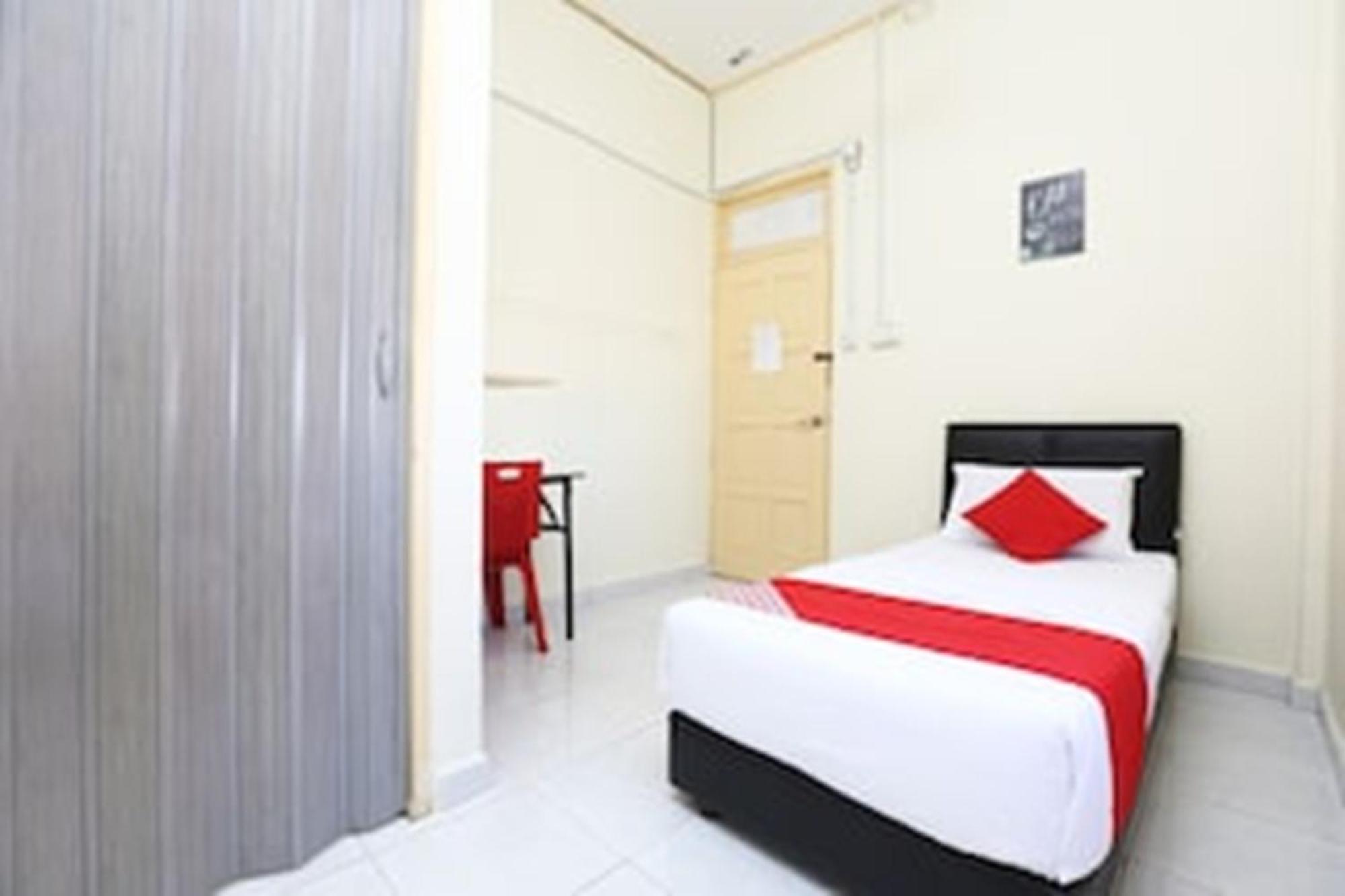 Super Oyo 89640 Hotel Pelangi Marang Eksteriør bilde