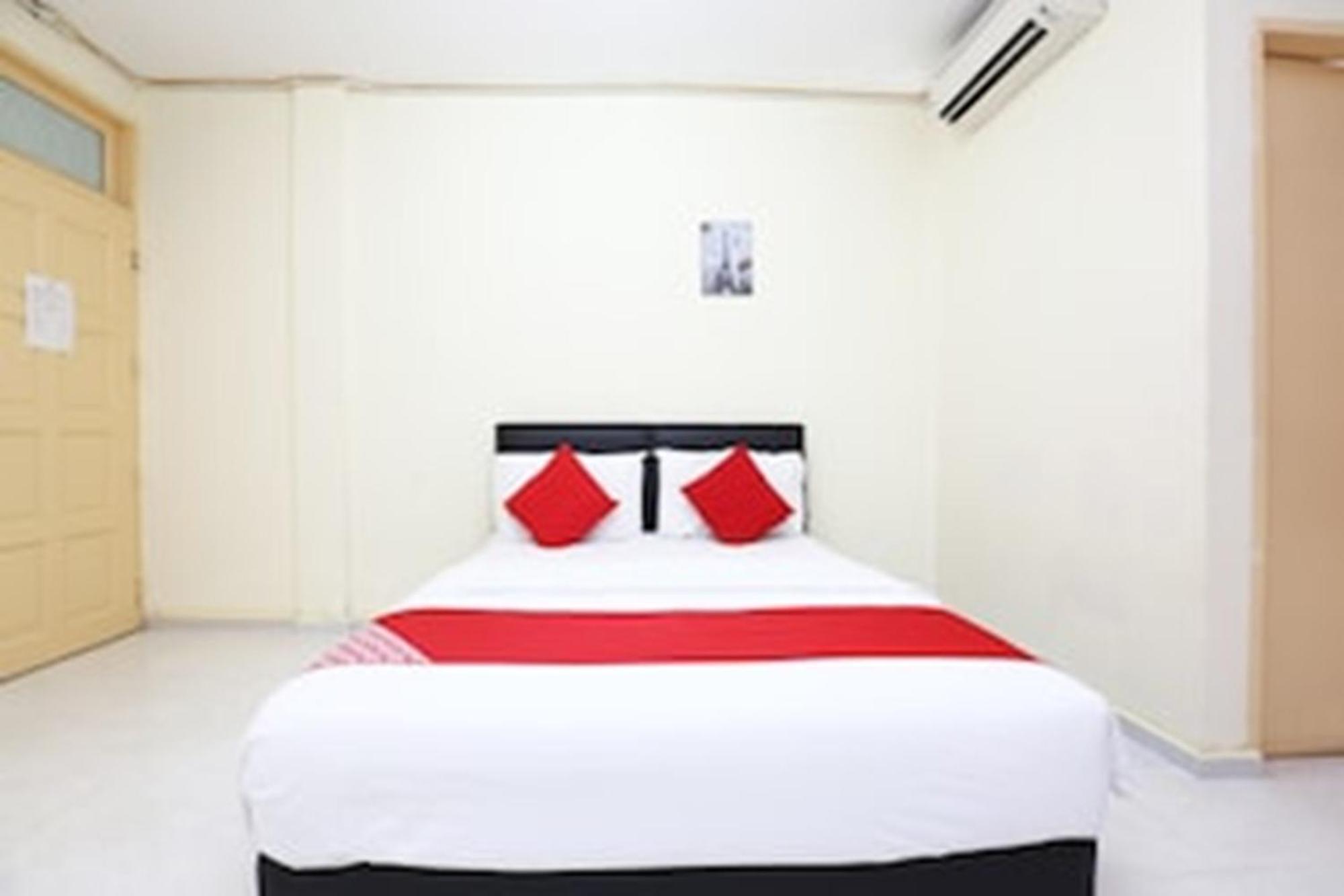 Super Oyo 89640 Hotel Pelangi Marang Eksteriør bilde